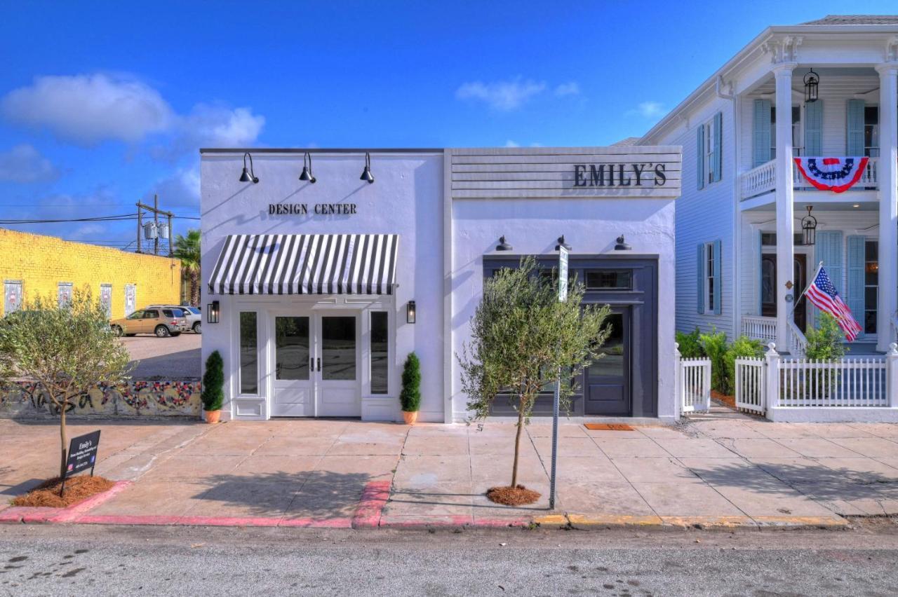 The Pink Room At Emily'S On The Island Galveston Exterior photo